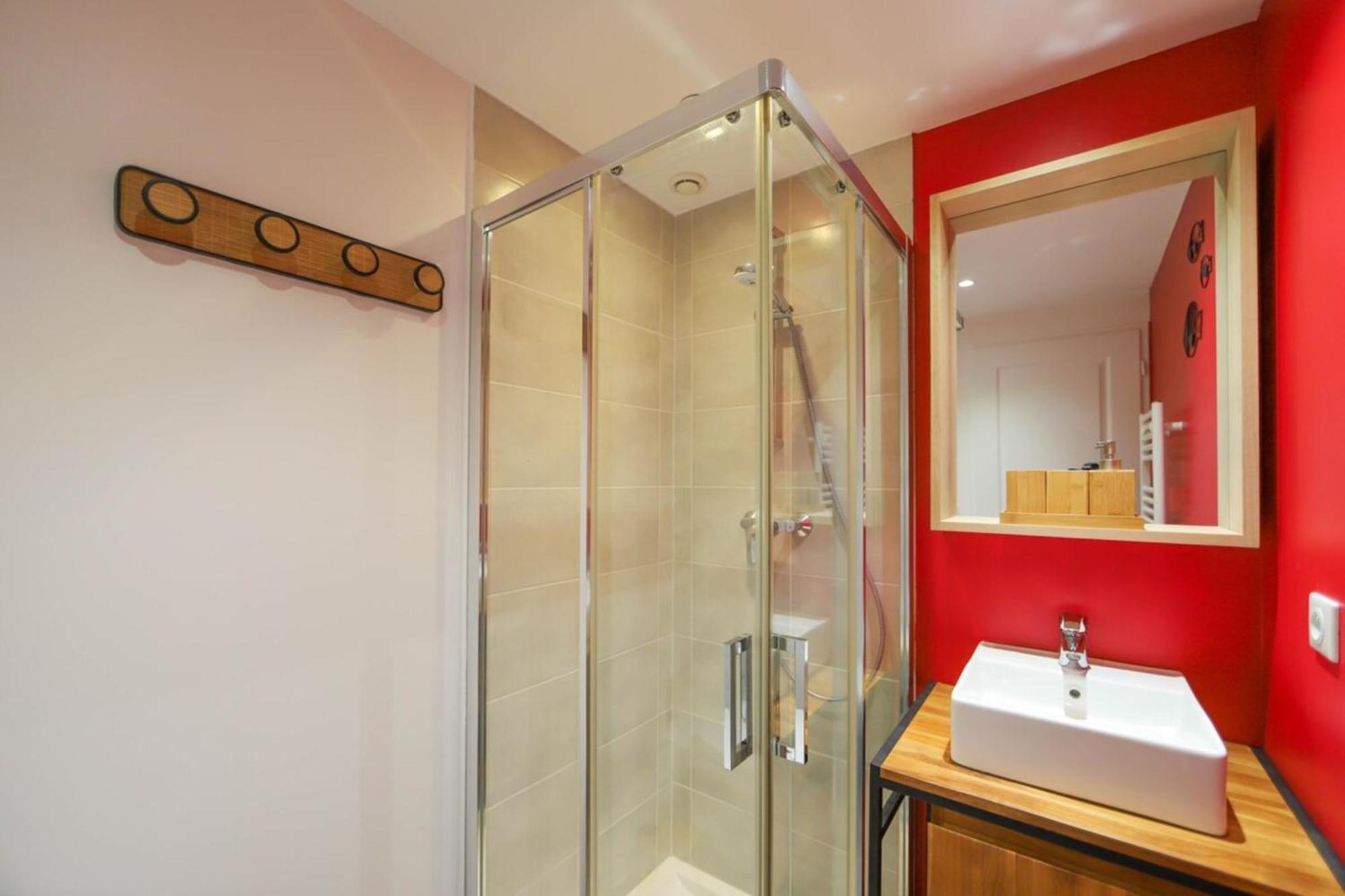 A L'Aventure ! Joli T2 Avec Balcon Centre Ville Annecy Exterior photo