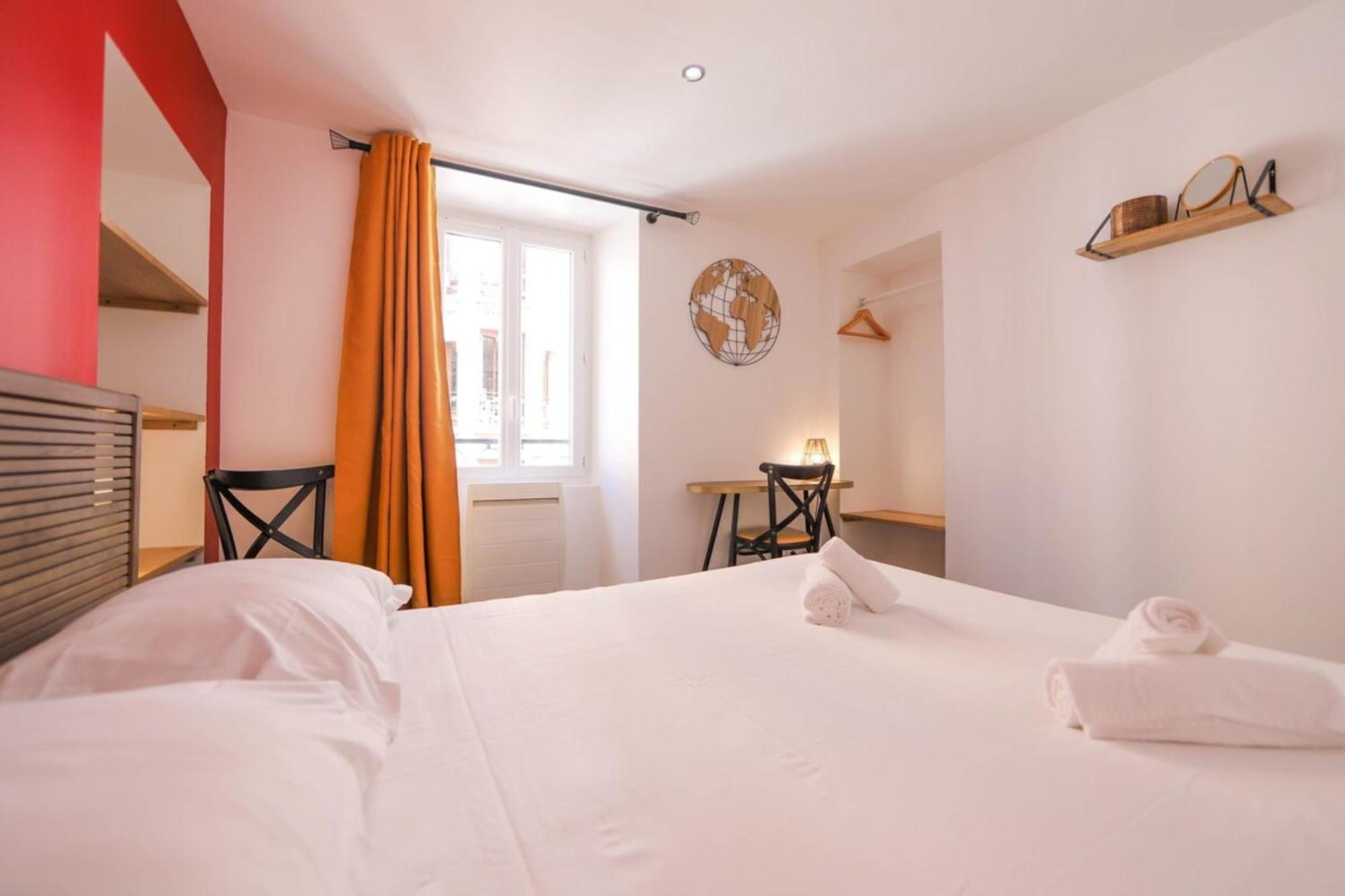 A L'Aventure ! Joli T2 Avec Balcon Centre Ville Annecy Exterior photo