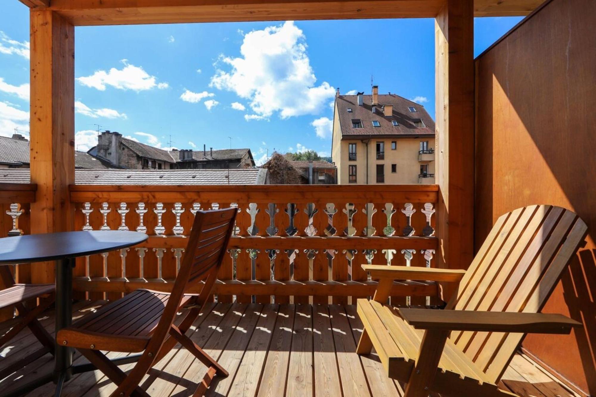 A L'Aventure ! Joli T2 Avec Balcon Centre Ville Annecy Exterior photo