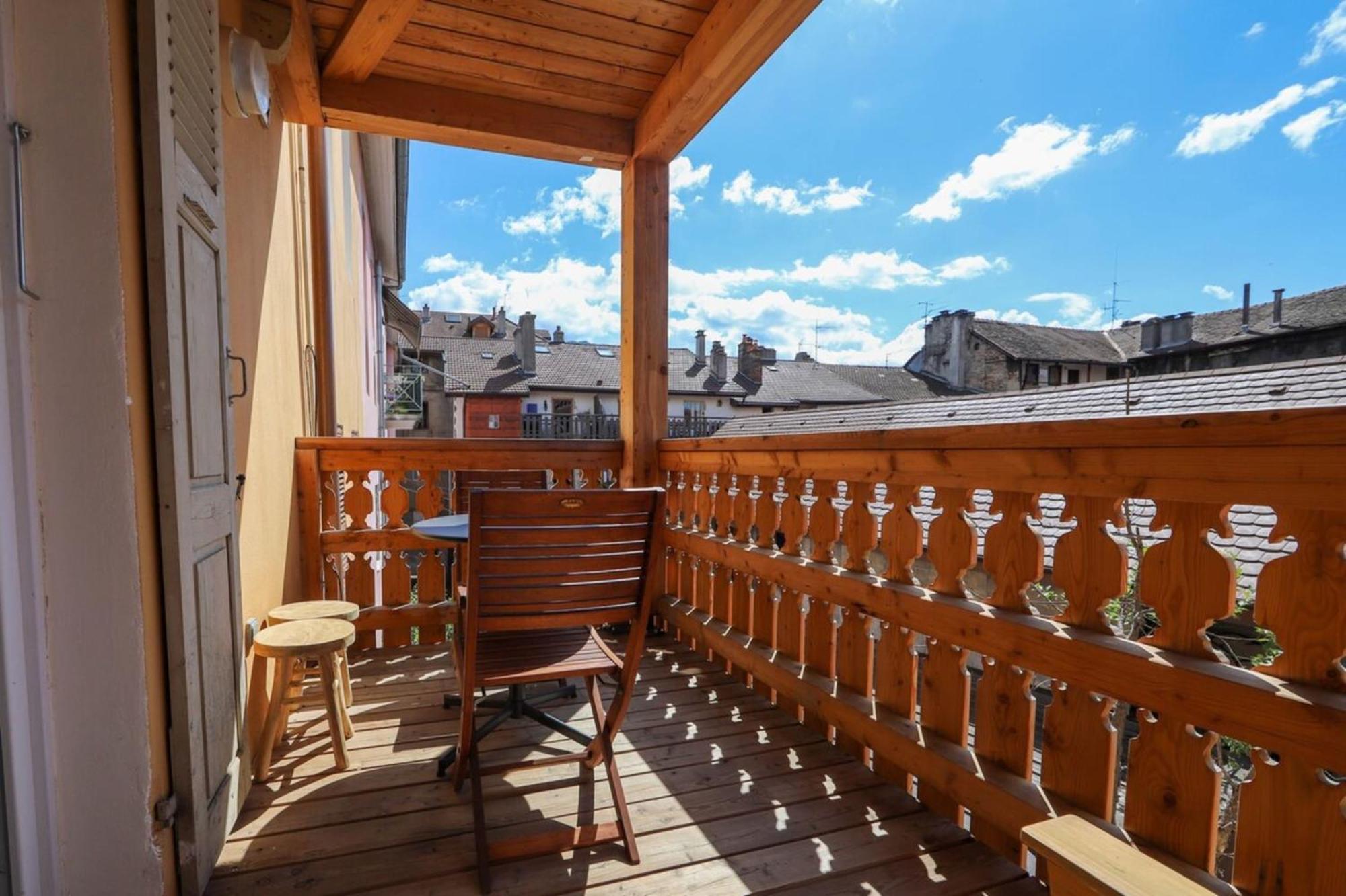 A L'Aventure ! Joli T2 Avec Balcon Centre Ville Annecy Exterior photo